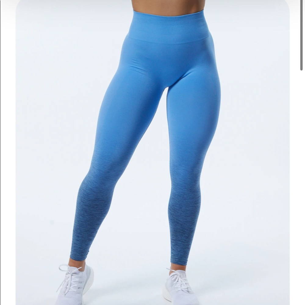 Alphalete Women’s Ombré Amplify Legging Blue Moon Size Medium